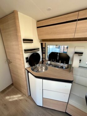 RAPIDO 896F 140CV BVA 2026